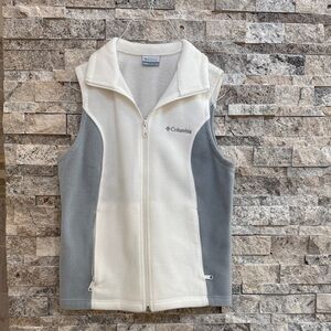 Columbia Two-Tone Fleece Vest in White and Gray